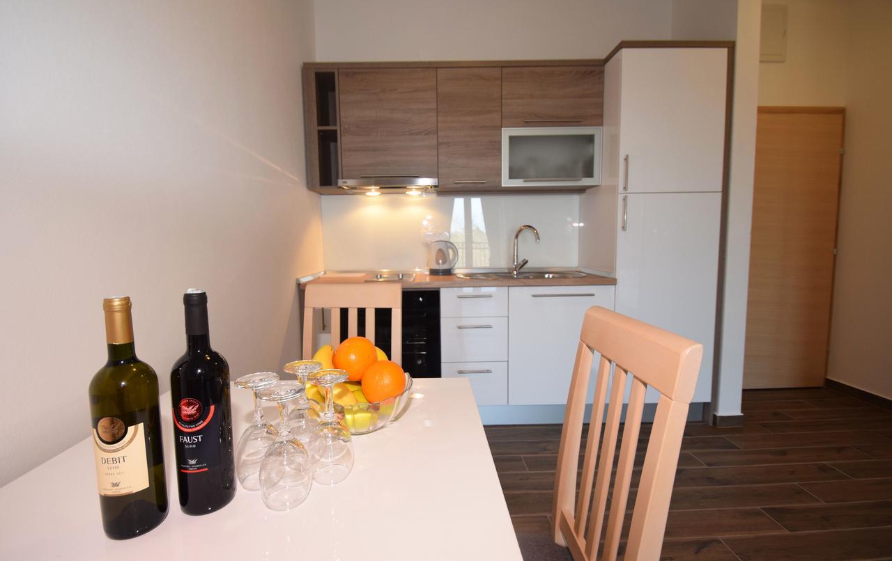 Apartments Paklenica Starigrad Paklenica Extérieur photo