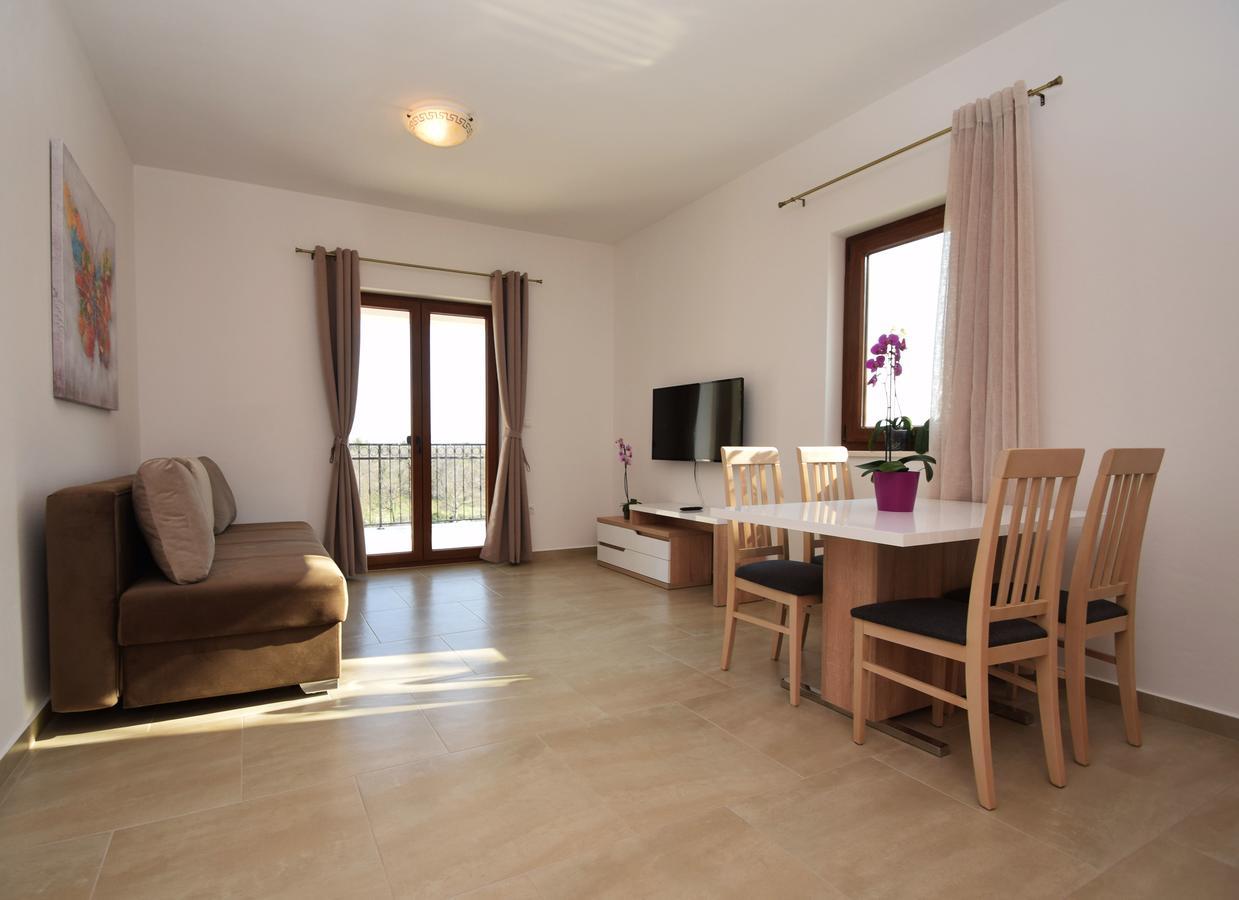 Apartments Paklenica Starigrad Paklenica Extérieur photo