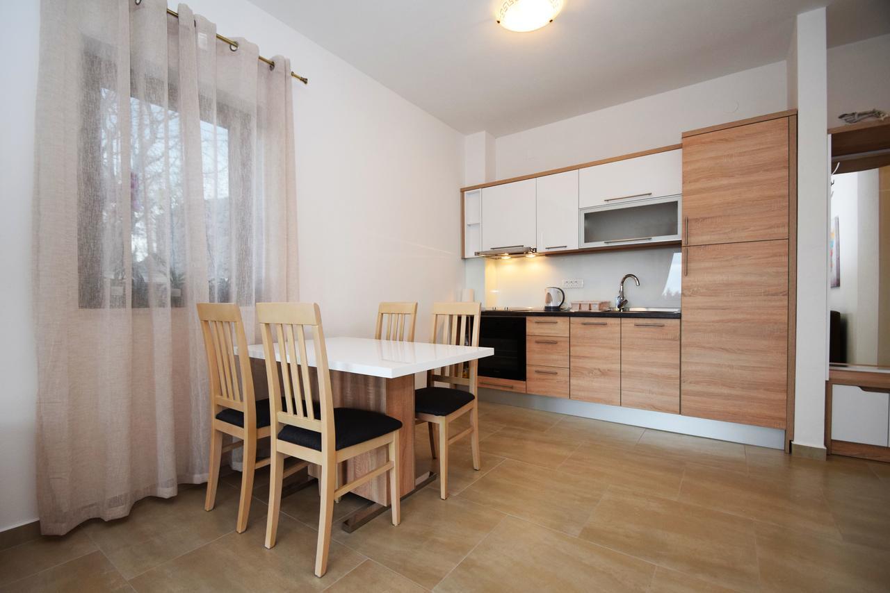 Apartments Paklenica Starigrad Paklenica Extérieur photo