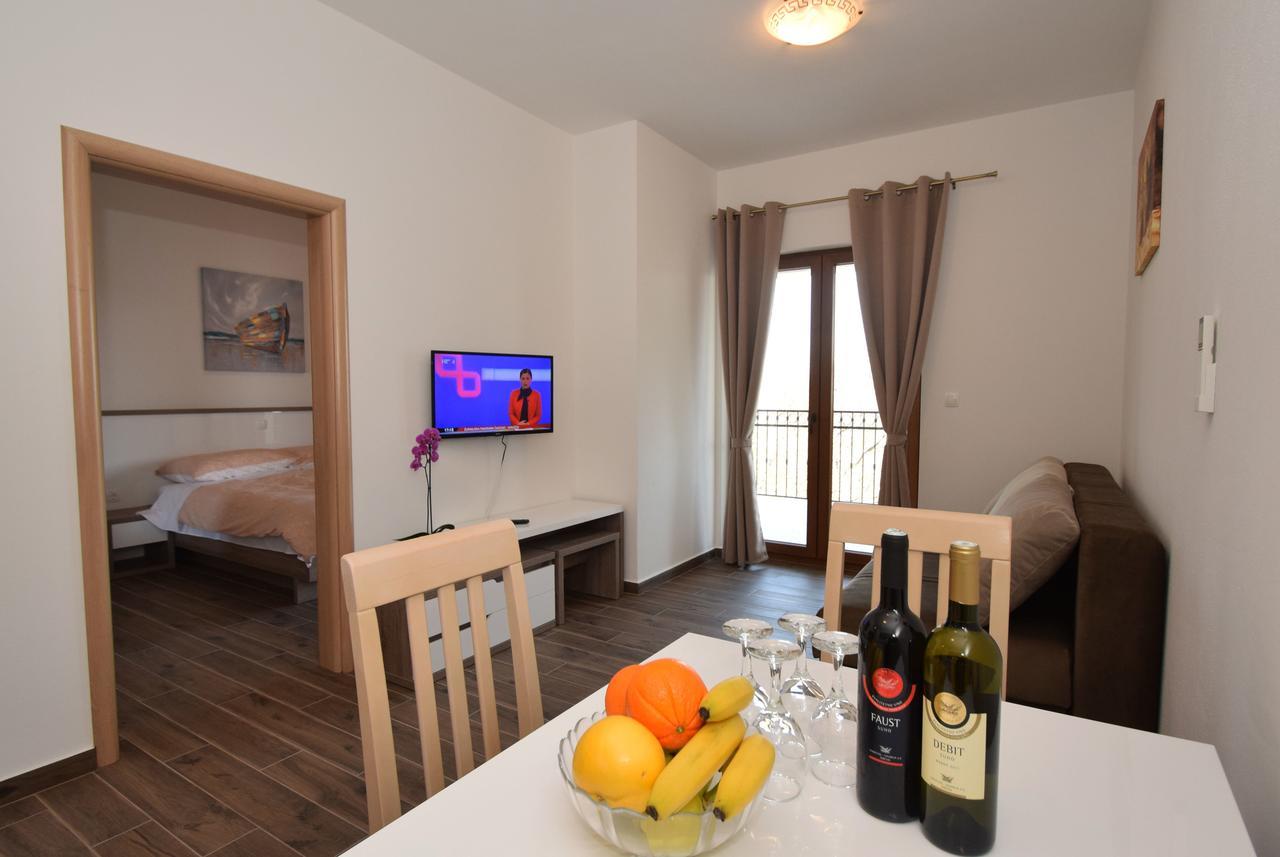 Apartments Paklenica Starigrad Paklenica Extérieur photo