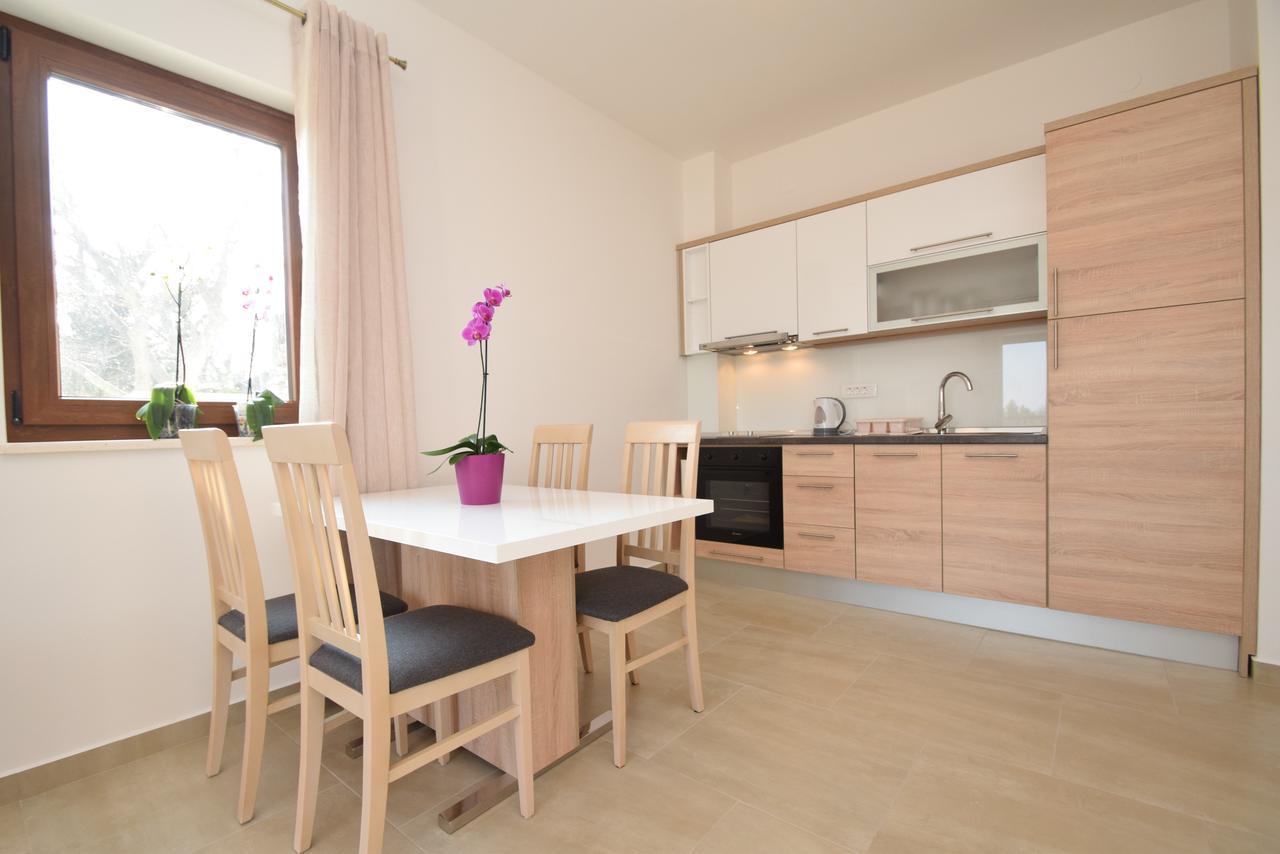 Apartments Paklenica Starigrad Paklenica Extérieur photo