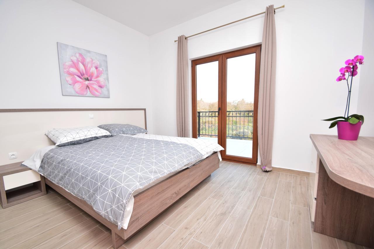 Apartments Paklenica Starigrad Paklenica Extérieur photo