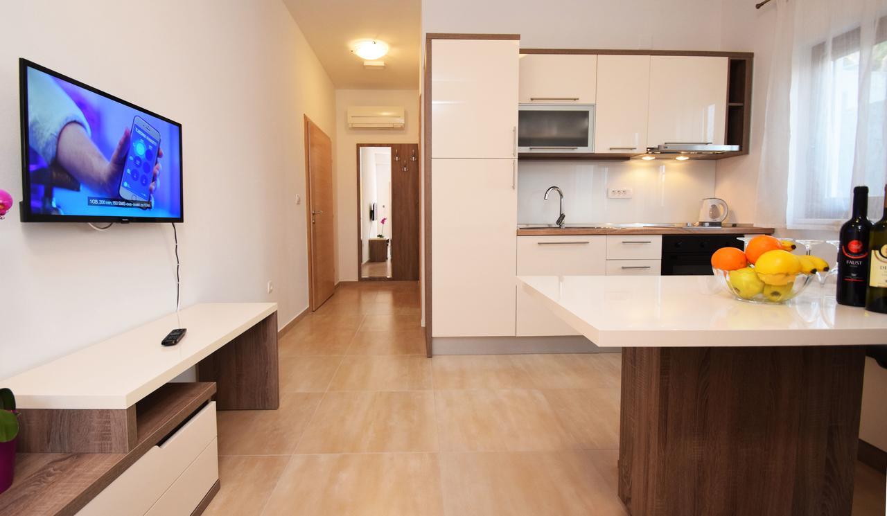 Apartments Paklenica Starigrad Paklenica Extérieur photo