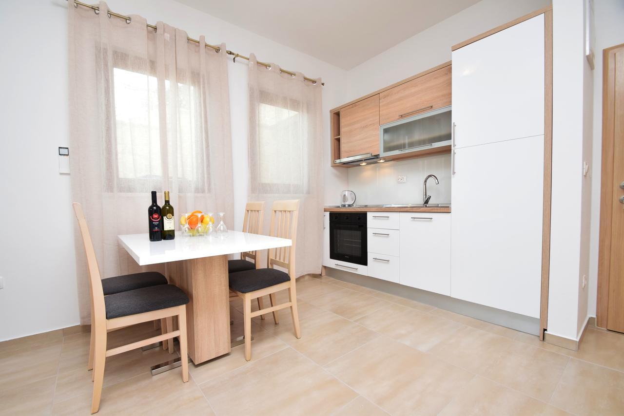 Apartments Paklenica Starigrad Paklenica Extérieur photo