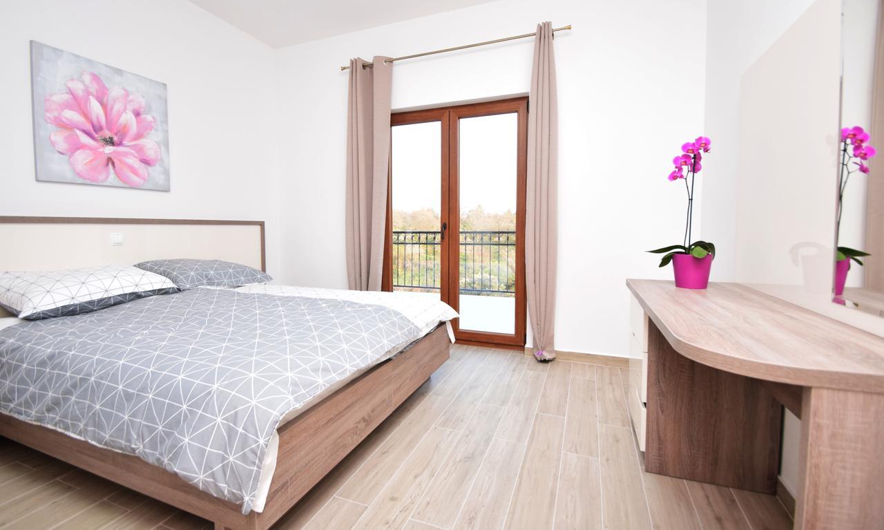 Apartments Paklenica Starigrad Paklenica Extérieur photo