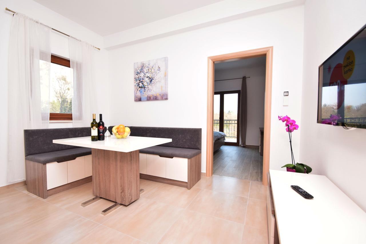 Apartments Paklenica Starigrad Paklenica Extérieur photo