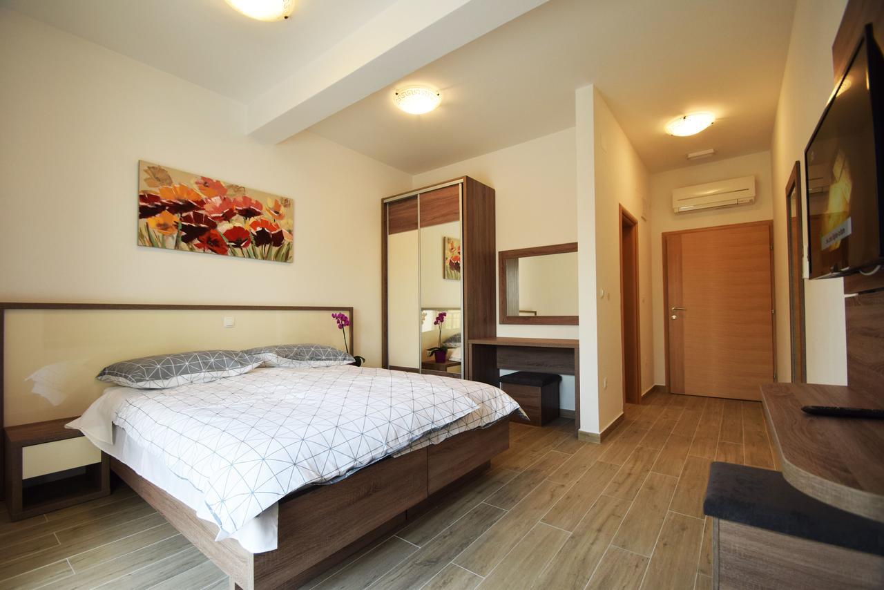 Apartments Paklenica Starigrad Paklenica Extérieur photo