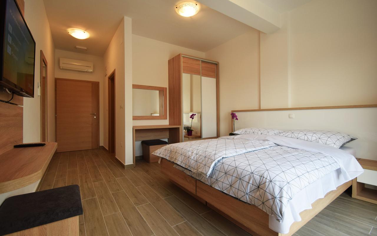 Apartments Paklenica Starigrad Paklenica Extérieur photo