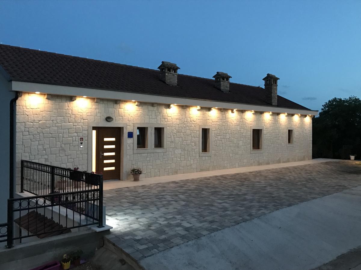 Apartments Paklenica Starigrad Paklenica Extérieur photo